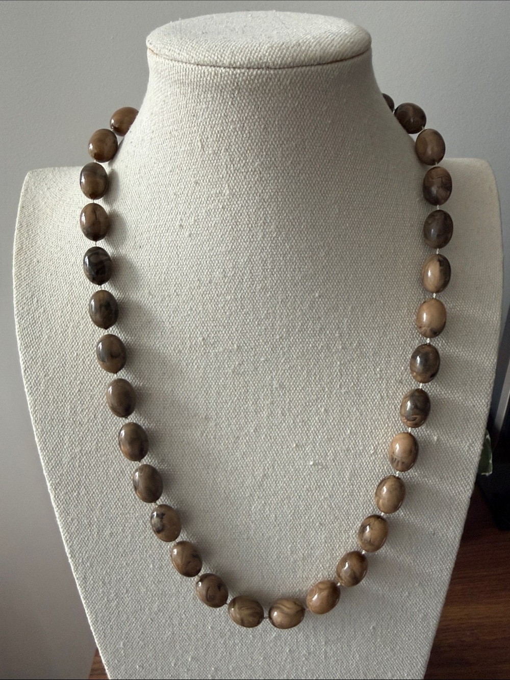 Vintage Lucite Necklace w/Polished Oval Shaped Earth Tone Marbleized Beads.